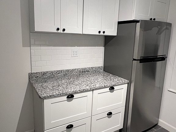 2nd image of 28 Shaw St #1
