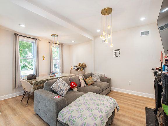 3rd image of 26 Dankoff Ave #1