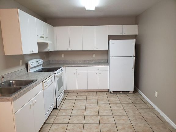 4th image of 2420 George Ave S #0