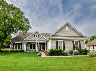 S74W15171 Applewood Ln, Muskego, WI 53150