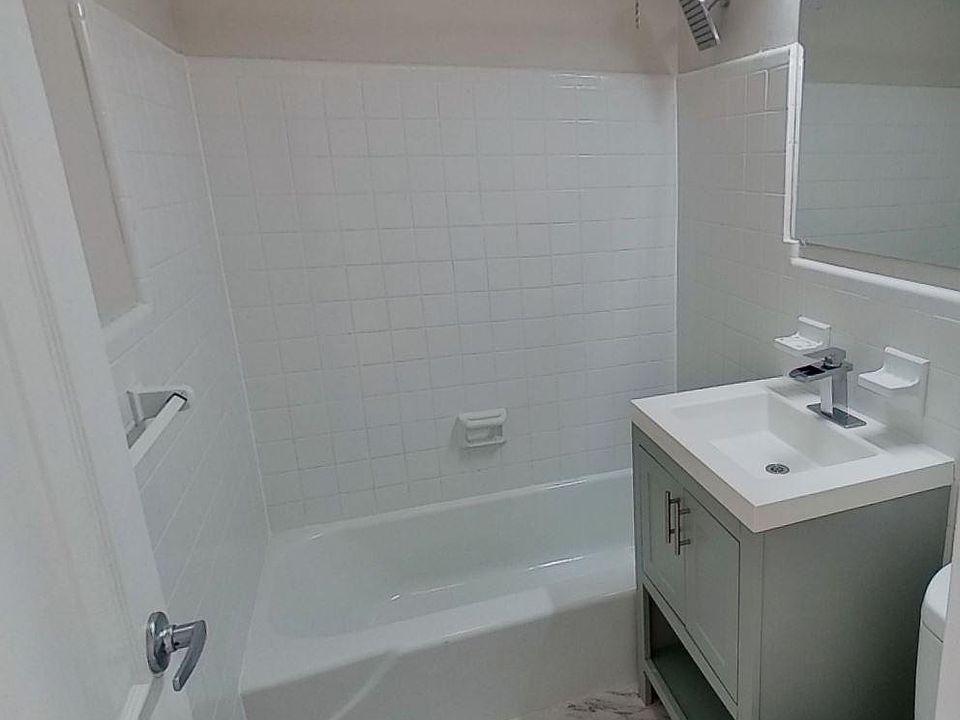 2nd image of 7801 Bustleton Ave #302