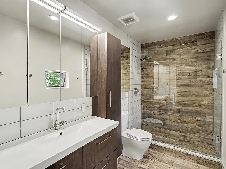 2531 Curtis St #2 — Photo 16