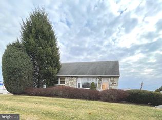 9443 Academy Rd, Philadelphia, PA 19114