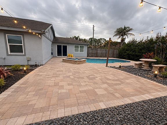 2nd image of 340 SW Paar Drive