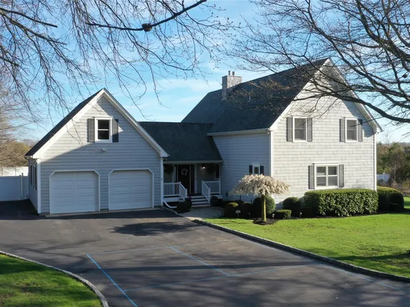 1485 Sound Avenue, Baiting Hollow, NY 11933