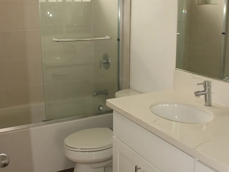 1405 Amherst Ave #208 — Photo 12