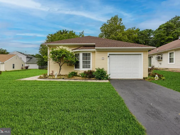 154 Pine Oak Blvd, Barnegat, NJ 08005