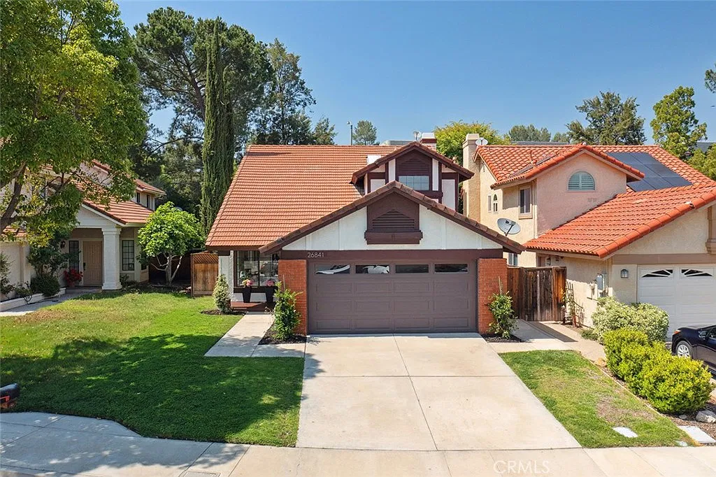 4 bed, 2048 sqft, $5,500 — Photo 1