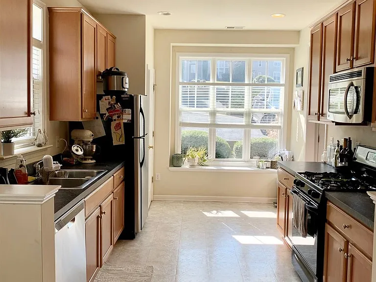 1350 Stoney Ridge Rd — Photo 5