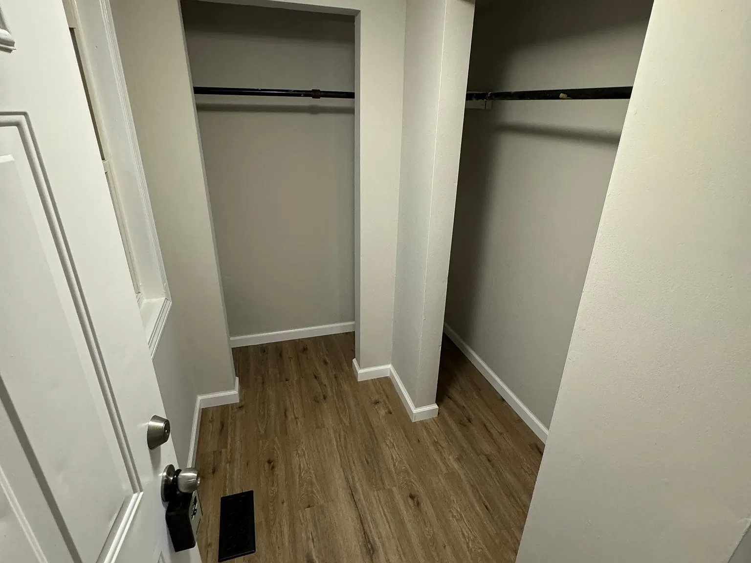 7511 Chalmers Ave — Photo 2