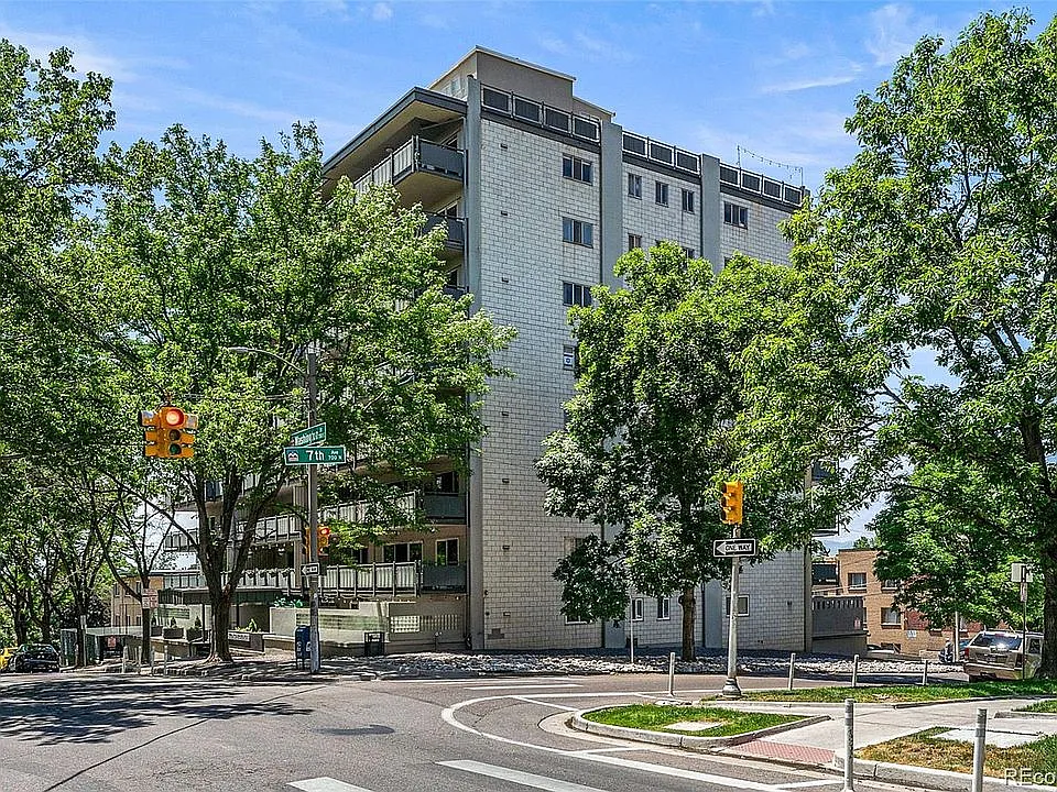 2 bed, 1200 sqft, $2,500 — Photo 2
