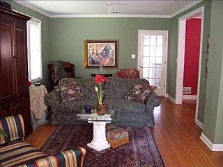 2nd image of 2020 W Sunnyside Ave