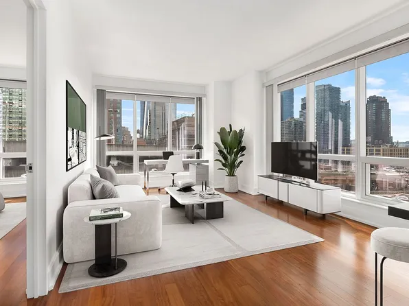 350 W 42nd St APT 10L, New York, NY 10036