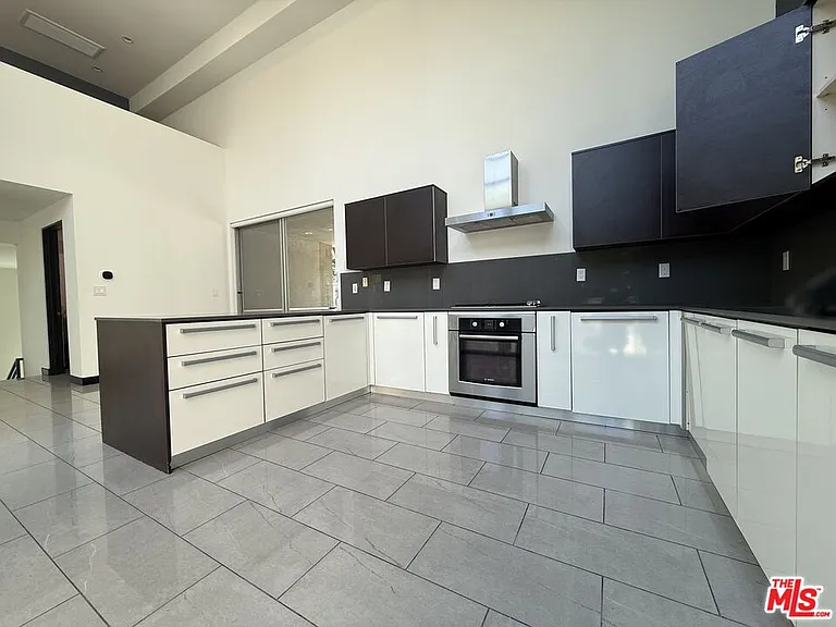 807 Huntley Dr — Photo 15