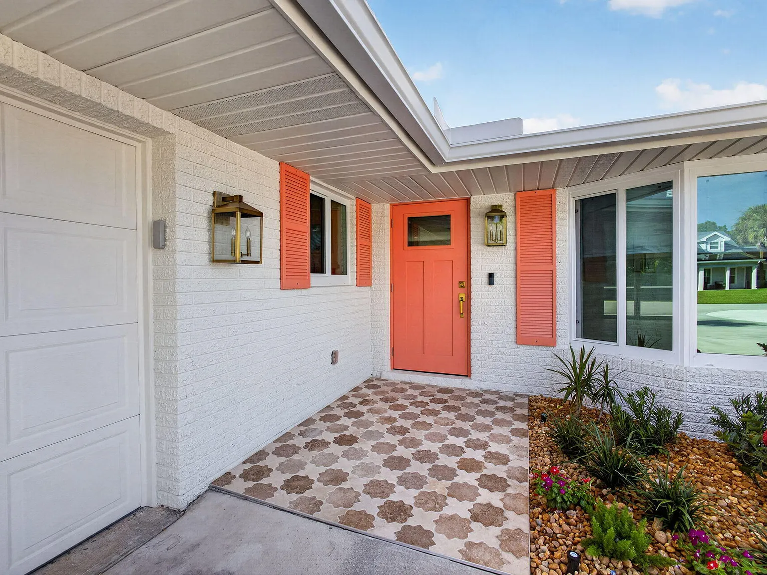 3 bed, 2.0 bath, 1602 sqft, $4,300 — Photo 4