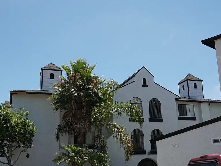 Salt & Vine Oceanside Apartments — Photo 7