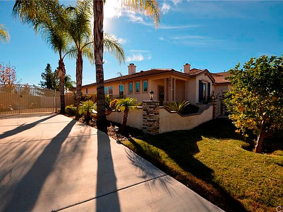 2nd image of 27945 Canyon Hills Way