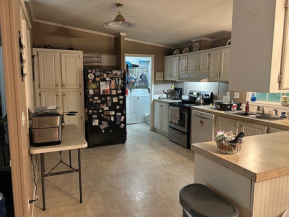 2nd image of 1021 Coral Ln