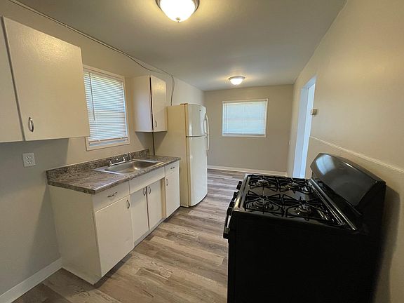 4th image of 308 Wrexham Ave APT 4