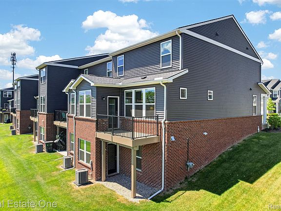 4th image of 4799 Broomfield Way