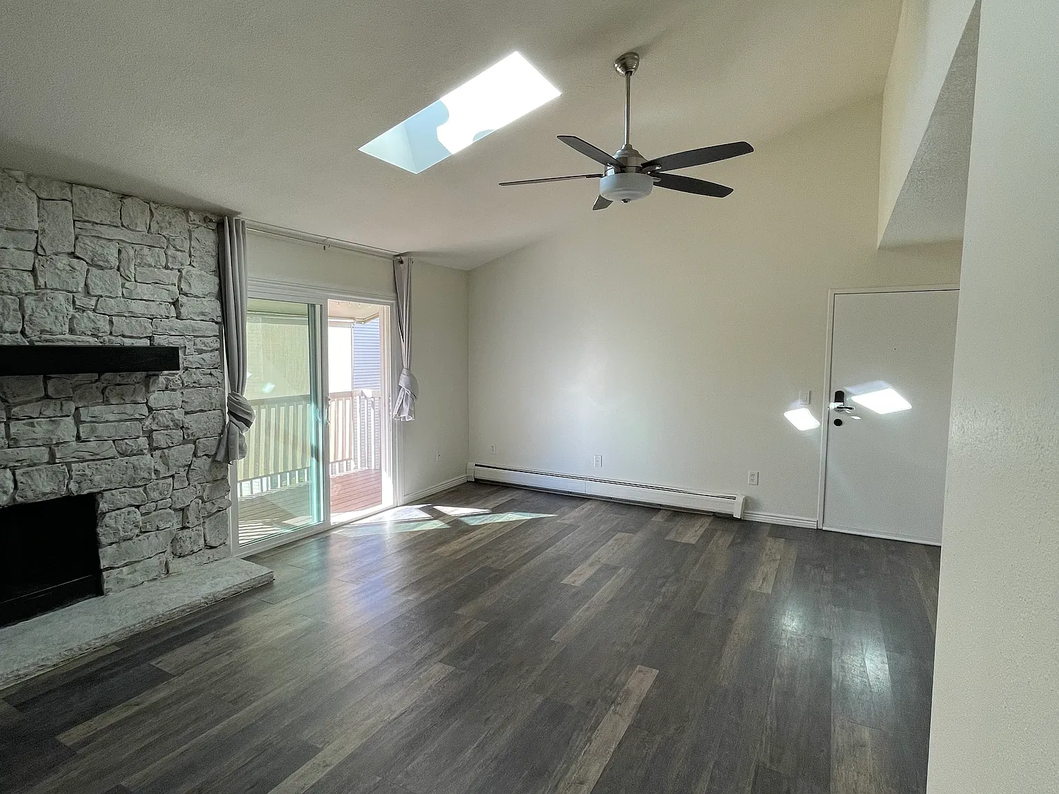 381 S Ames St — Photo 3