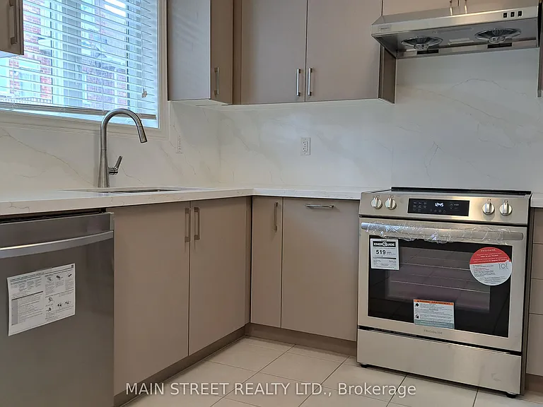 7 Roy Grove Way — Photo 17