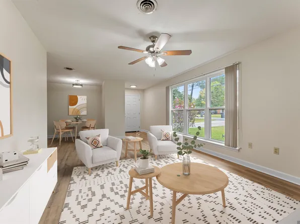 8469 N Essen Heights Ct, Baton Rouge, LA 70809
