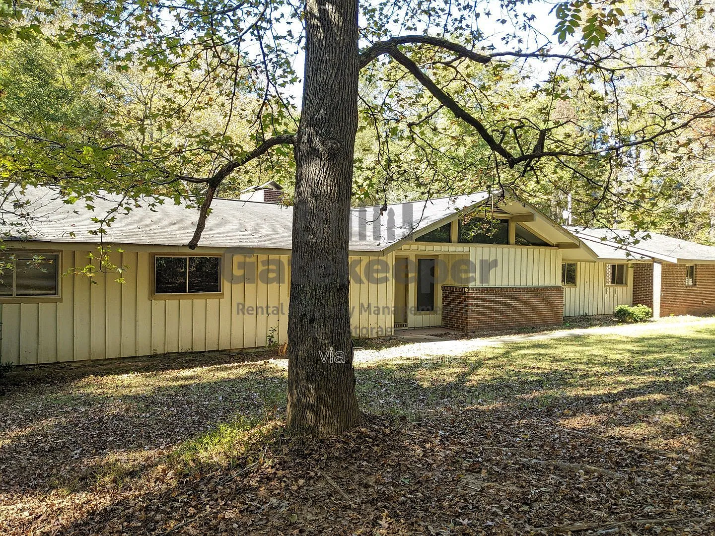 4 bed, 2.5 bath, 2870 sqft, $2,345 — Photo 2