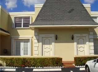2403 NE 9th St #102, Hallandale Beach, FL 33009