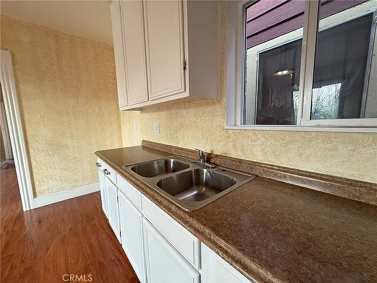 1946 New England St #1/2 — Photo 13