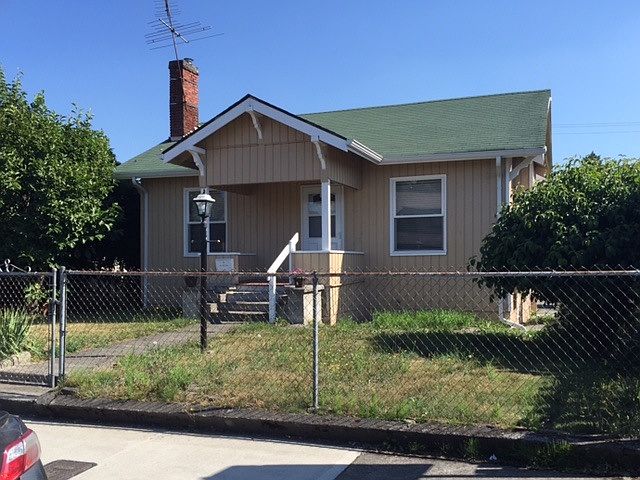 1st image of 406 2nd St NE