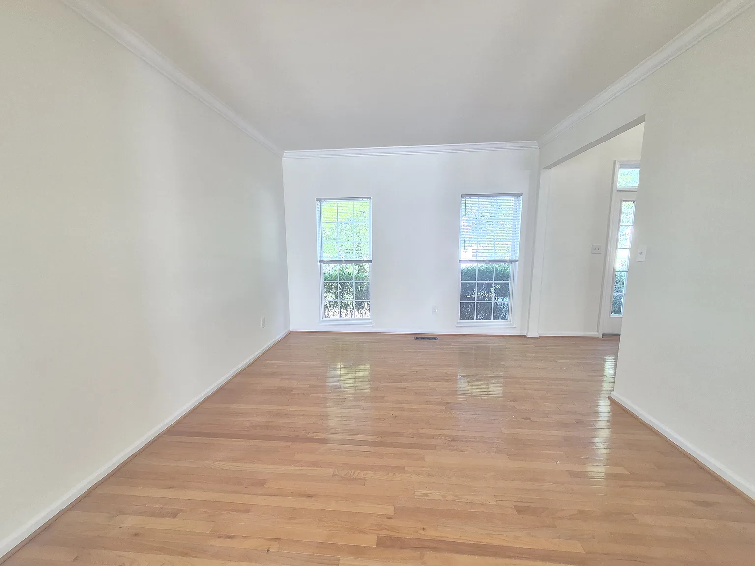 4 bed, 2.5 bath, 2679 sqft, $2,700 — Photo 3