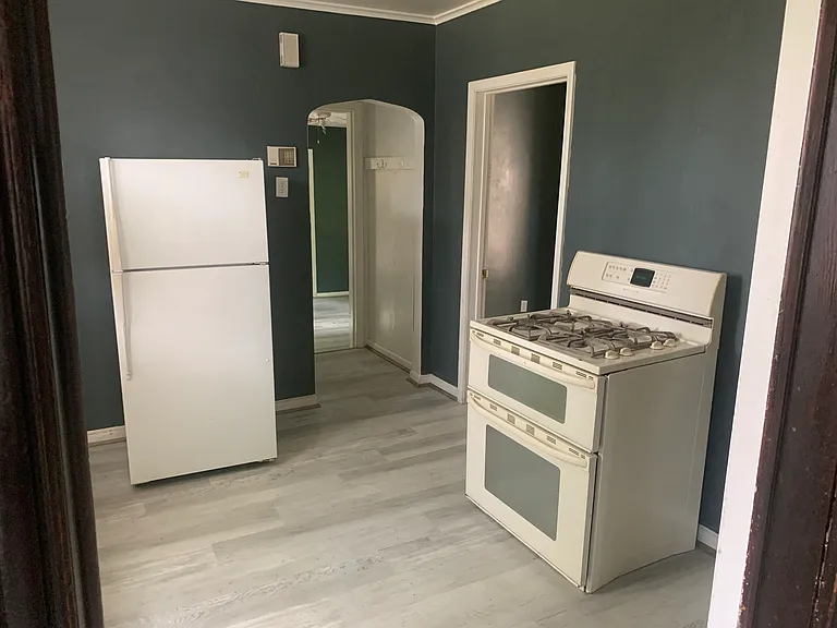 337 Newton Ave N #1 — Photo 1