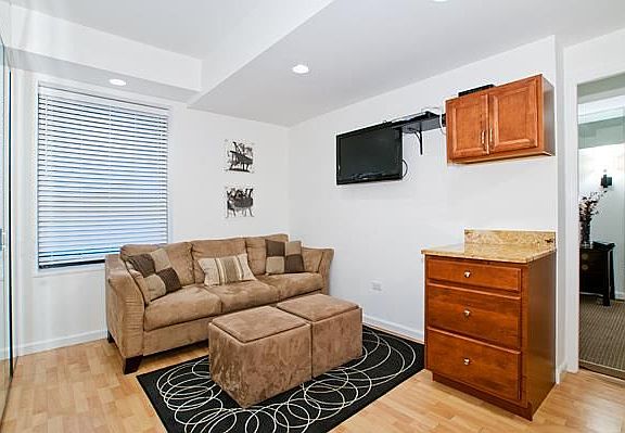 3rd image of 150 W 51st St APT 803