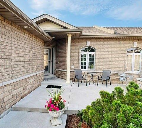 4th image of 6114 Tiburon Cres