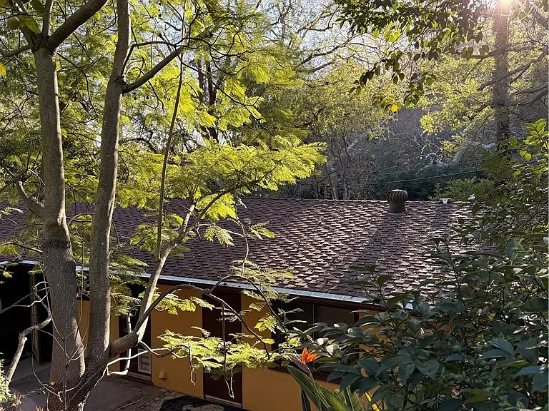 2500 Benedict Canyon Dr — Photo 26