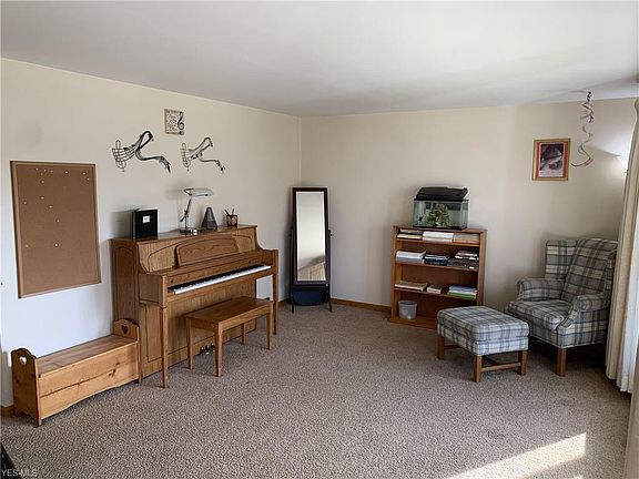 4th image of 2133 Issaquah St
