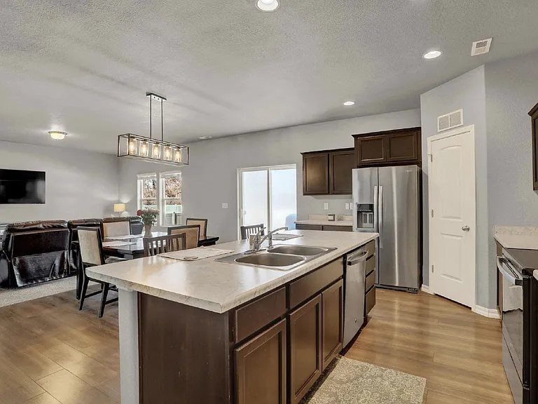 10659 Traders Pkwy — Photo 11