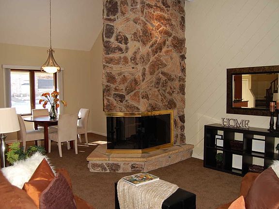 Living Room/Dining Room