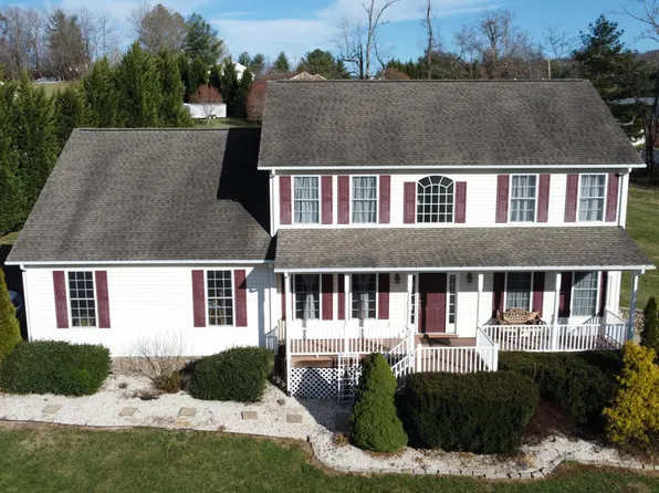 260 Laymantown Rd, Troutville, VA 24175