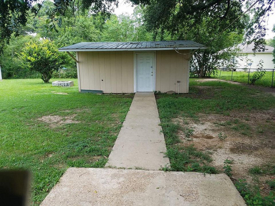 2nd image of 323 Spring Bayou Rd