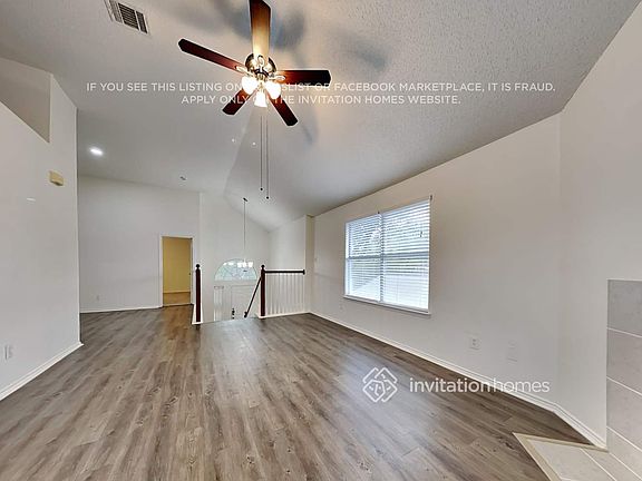 4th image of 2107 Camelot Dr
