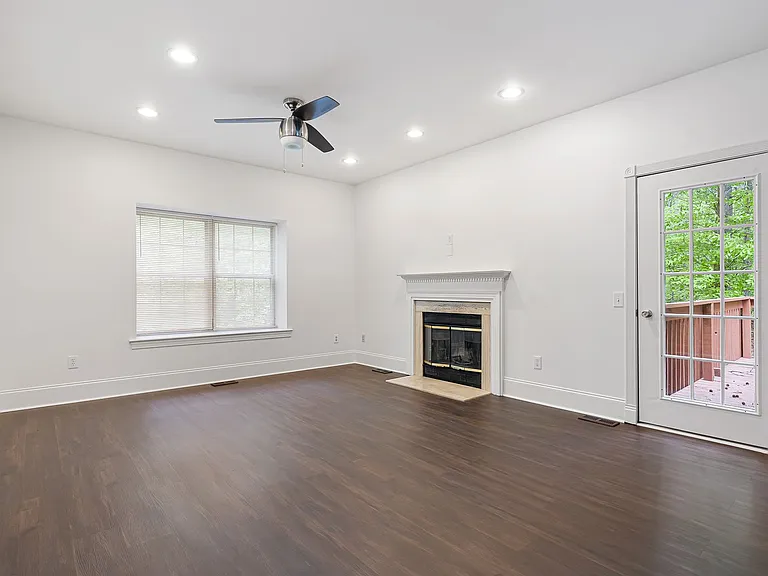 240 Timber Knoll Dr — Photo 17