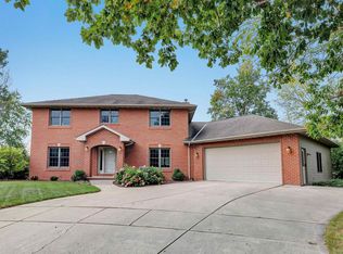 1940 Renaissance Ct, Green Bay, WI 54313