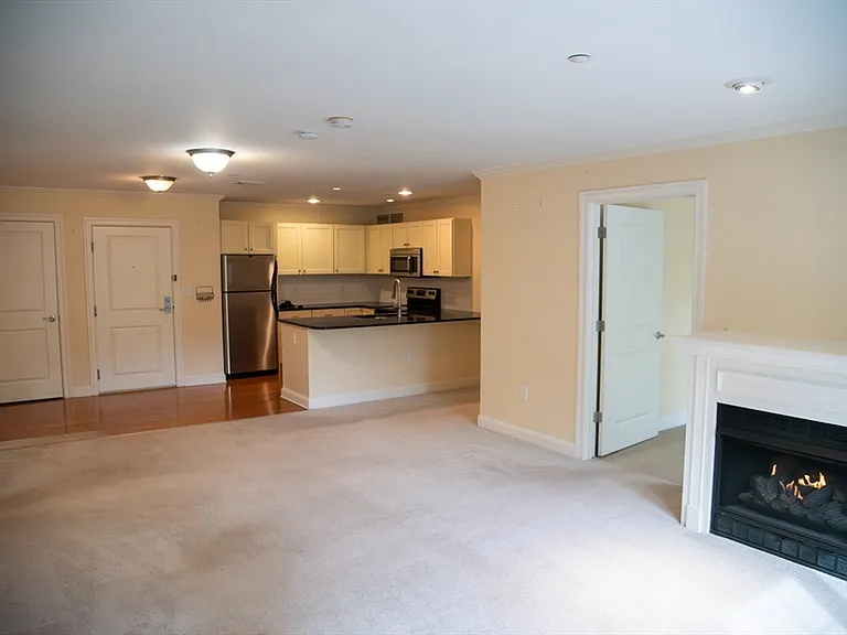 8 Crowninshield St #210 — Photo 6
