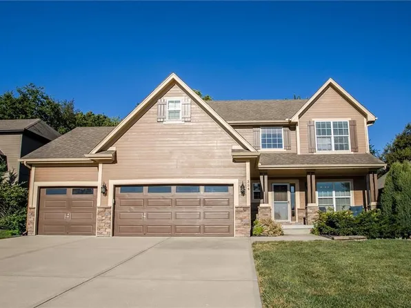 354 SE Wood Ln, Lees Summit, MO 64063