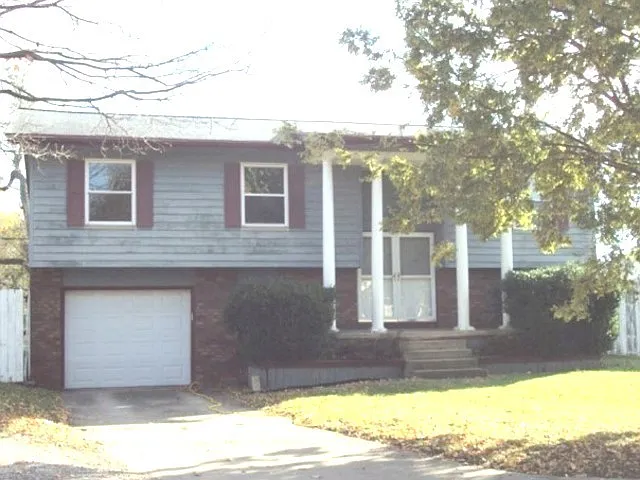 1714 E Fairlawn Dr photo 1