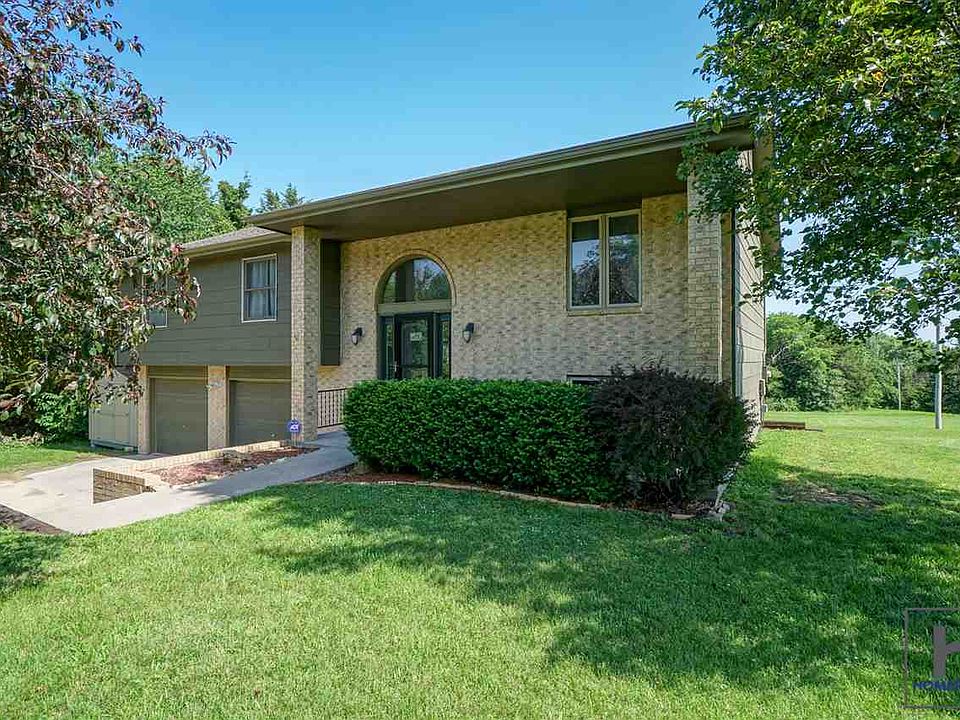 1st image of 7702 Rockwood Dr