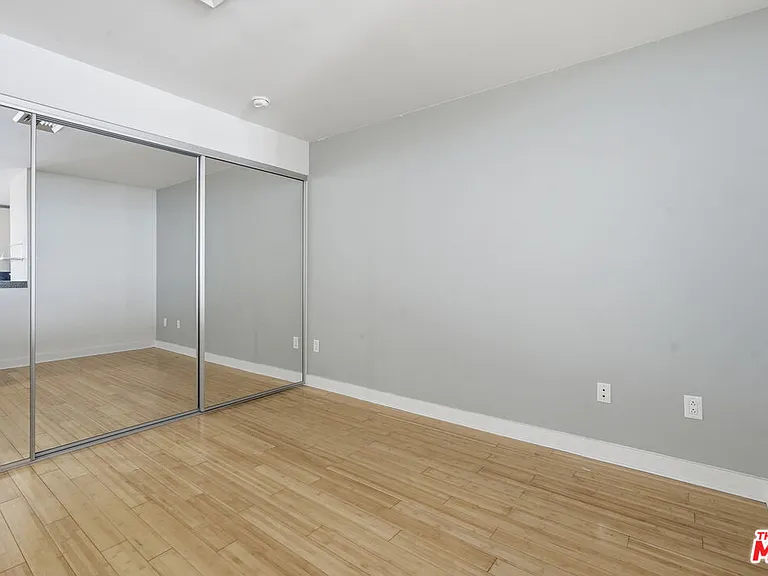 3810 Wilshire Blvd #1609 — Photo 15