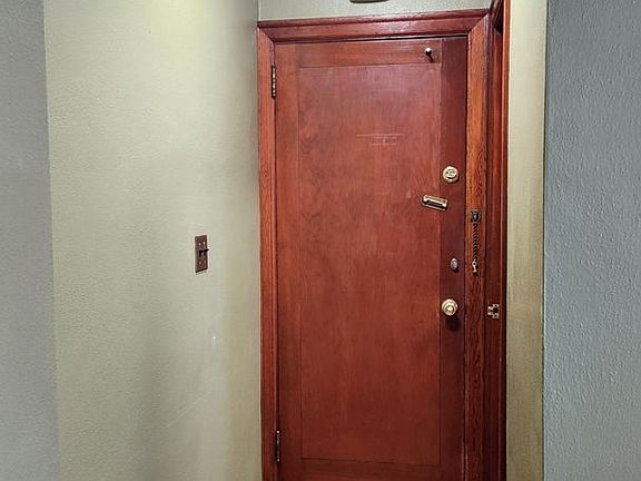 4th image of 237 1/2 E Front St #G